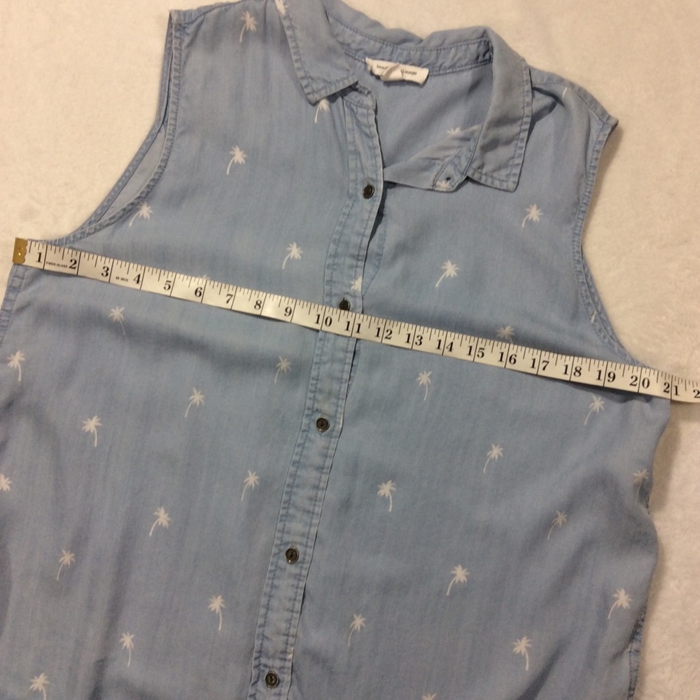 SLEEVELESS CHAMBRAY SHIRT - Picture 10 of 14